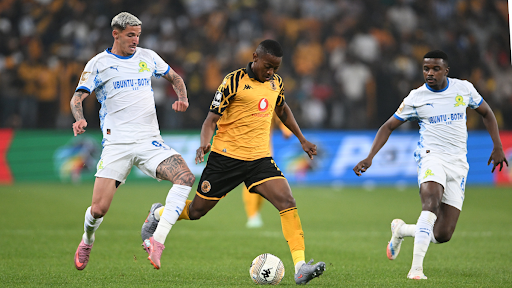 Kaizer Chiefs and Mamelodi Sundowns End in 0-0 Draw at FNB Stadium